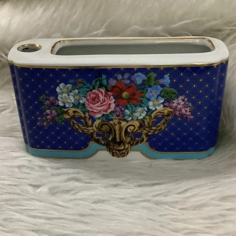 Neiman Marcus Blue floral ceramic pen/pencil office desk holder